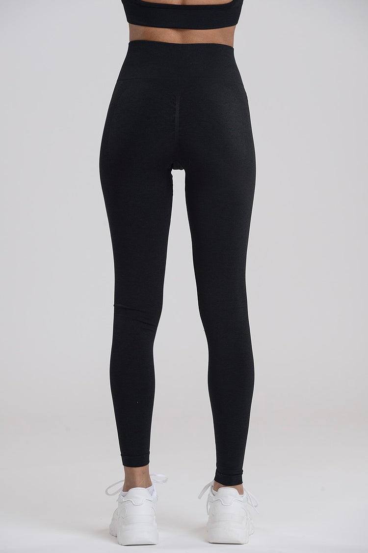 Diana saumattomat leggingsit musta