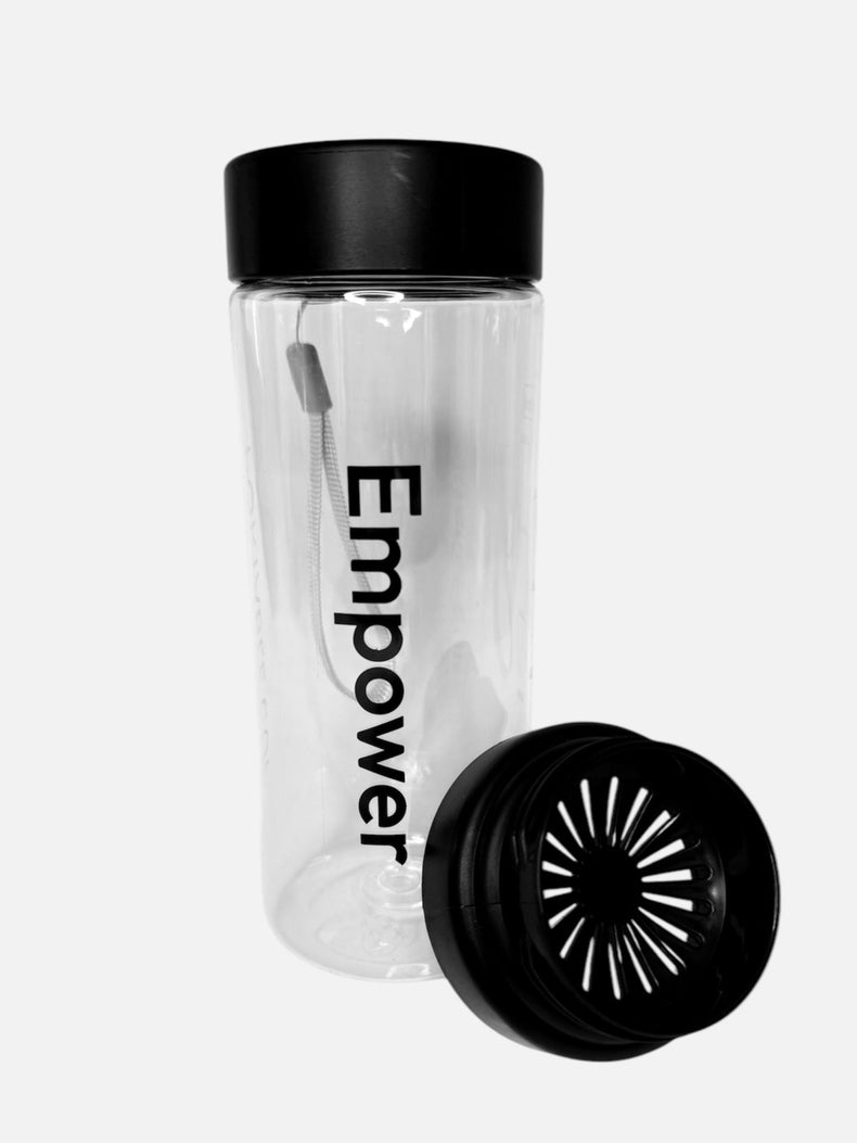 2-in-1 Vesi- ja Shaker-pullo 600 ml Musta